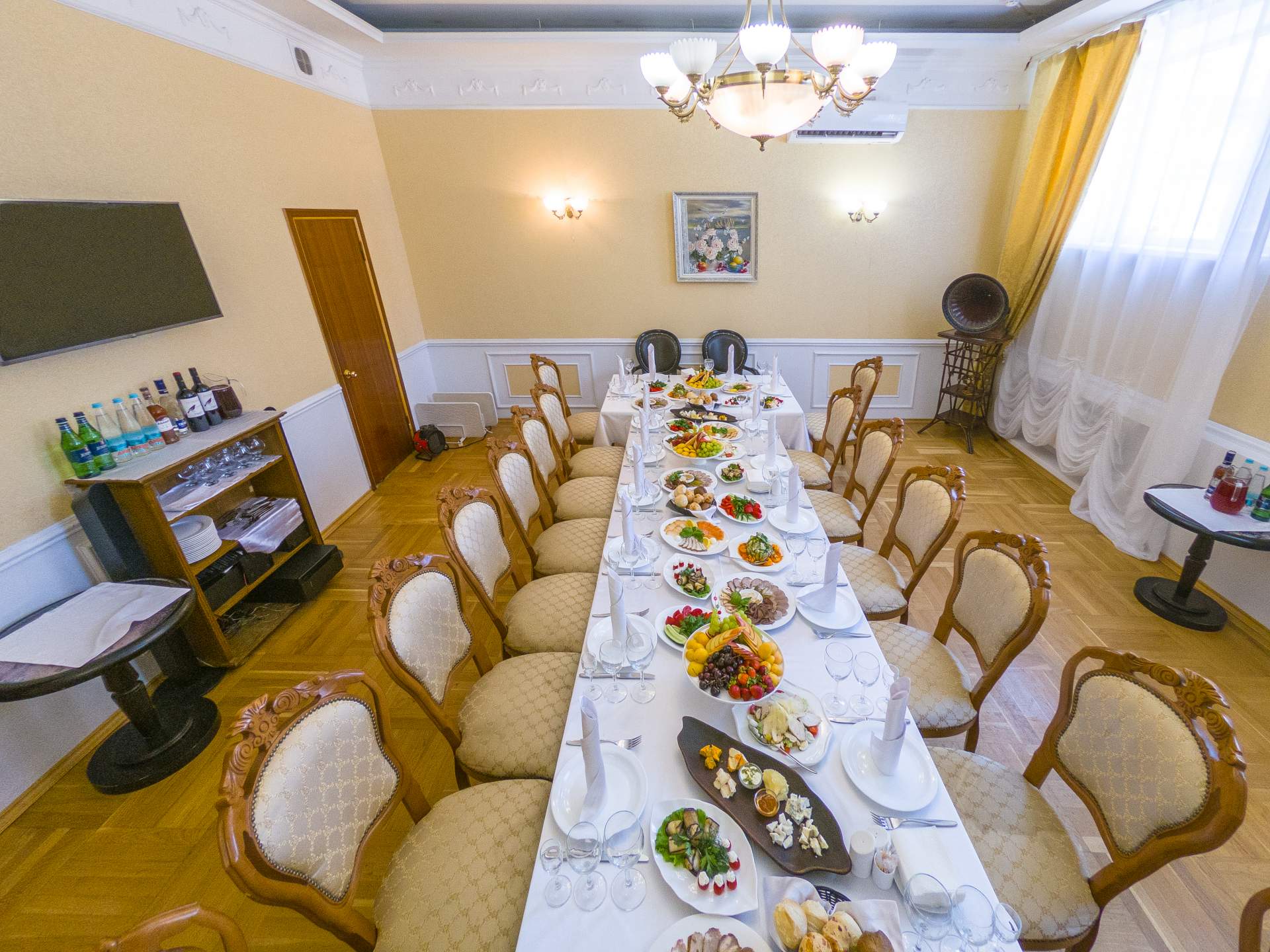 Банкетный зал ресторана Эра